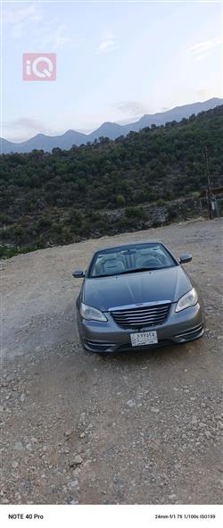 Chrysler 200